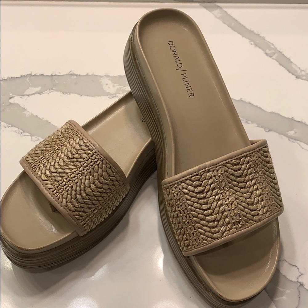 Donald Pliner platform slide sandal